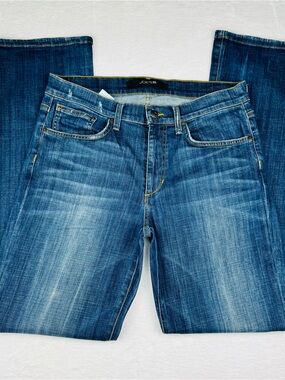 Joe’s Jeans The Rebel fit. Size 32. Straight leg. Great preowned condition.